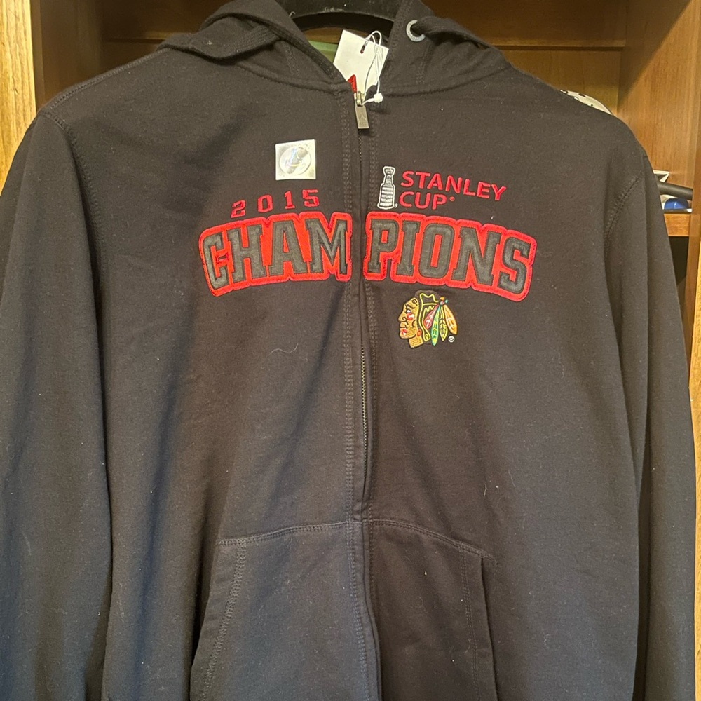 Antigua Chicago Blackhawks 2015 Stanley Cup Zip Up Hoodie XXL
